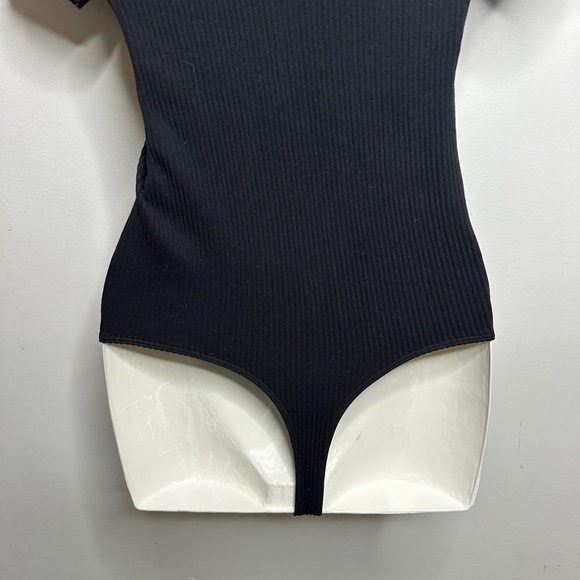 Aritzia The Group by Babaton Seamless Tee Bodysuit Black XS - Picture 8 of 12
